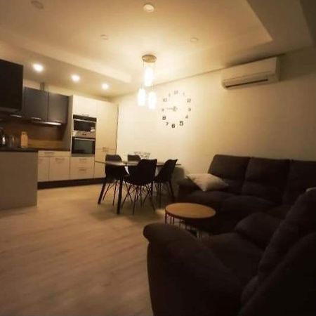 Appartement Apartman Paula à Makarska Extérieur photo